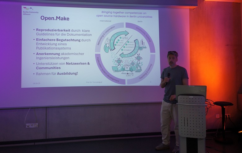 Presentation of Prof Landgraf at the lab opening